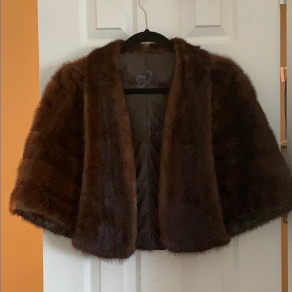 FUR CAPE
